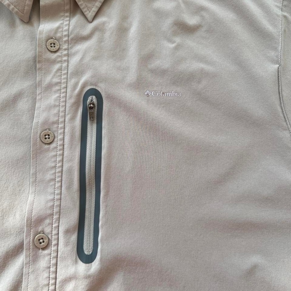 Columbia Lightweight Beige Button-Up Shirt - Picture 5 of 8